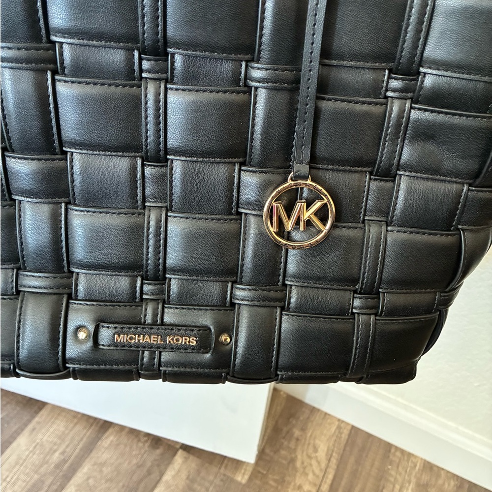 Michael Kors Black Quilted Tote With Wallet! - Picture 2 of 16